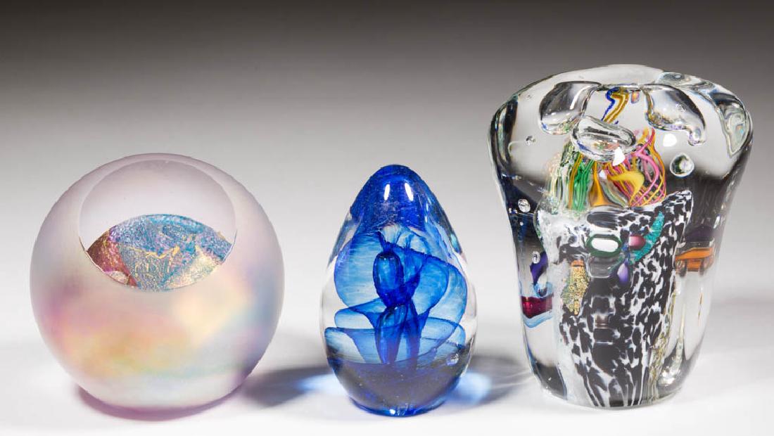 GLASS EYE STUDIO ART GLASS PAPERWEIGHTS, LOT OF THREE (1 of 1)