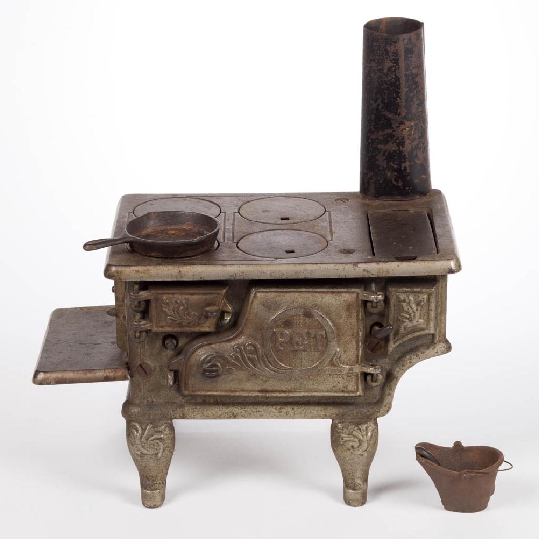 "PET" CASTIRON TOY COOK RANGE STOVE Aug 26, 2017 Jeffrey S. Evans