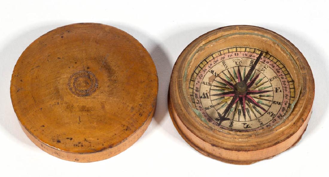 ANTIQUE WOODEN POCKET COMPASS (1 of 2)