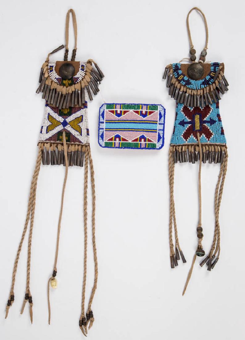 NATIVE AMERICAN / PLAINS INDIAN BEADED STRIKE-A-LITE (1 of 2)