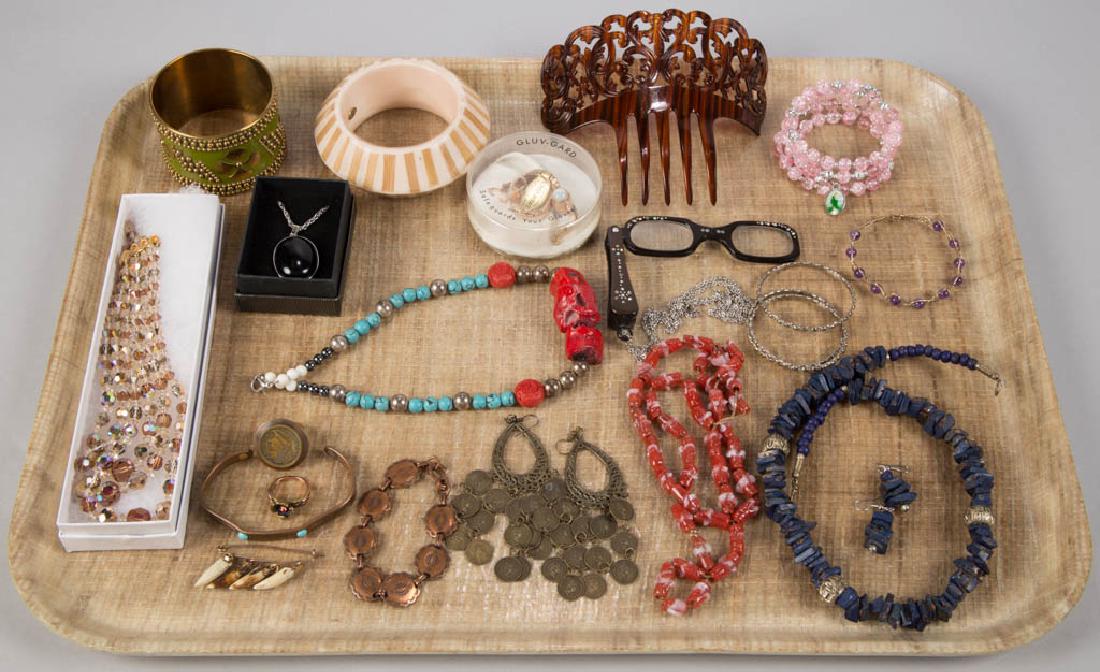 VINTAGE COSTUME JEWELRY AND RELATED, LOT OF 24 PIECES (1 of 4)