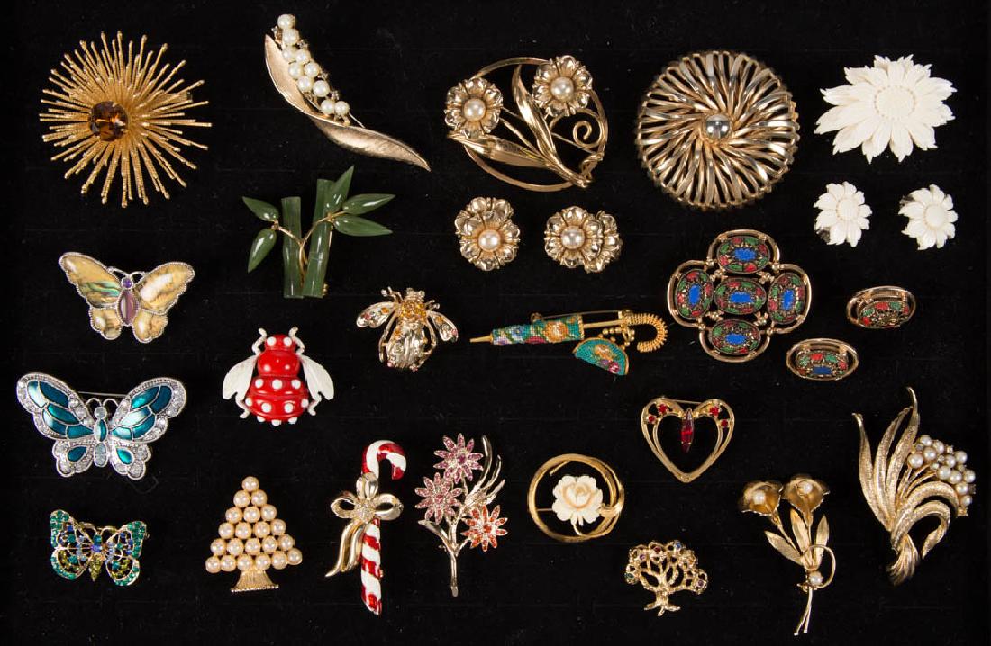 VINTAGE RHINESTONE AND OTHER COSTUME JEWELRY, LOT OF 27 (1 of 3)