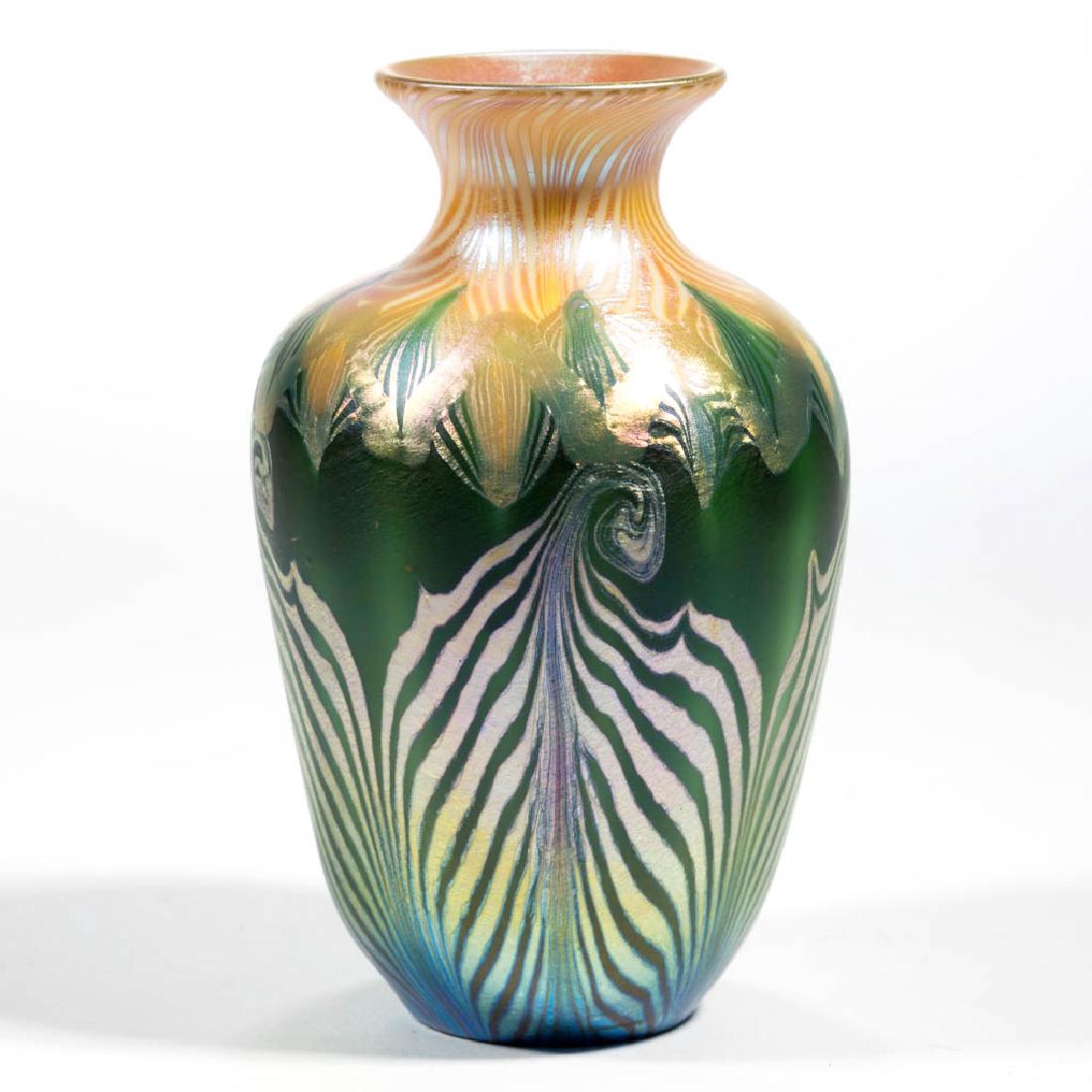 QUEZAL PULLED FEATHER ART GLASS VASE (1 of 5)