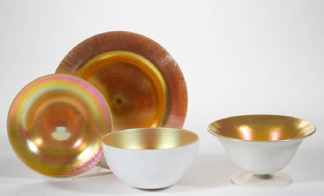 STEUBEN GOLD CALCITE ART GLASS TABLE ARTICLES, LOT OF (1 of 1)