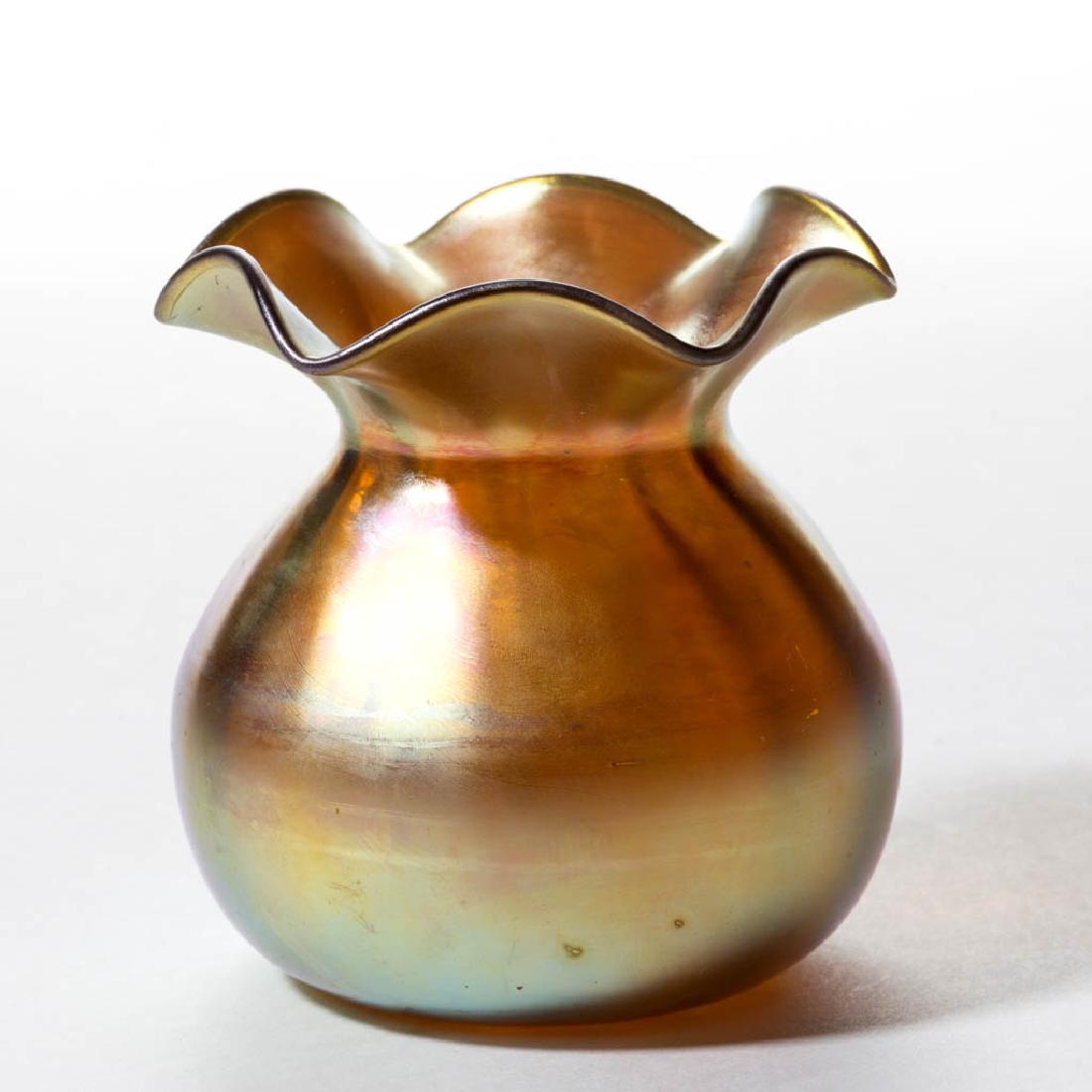 STEUBEN GOLD AURENE ART GLASS CABINET VASE (1 of 2)