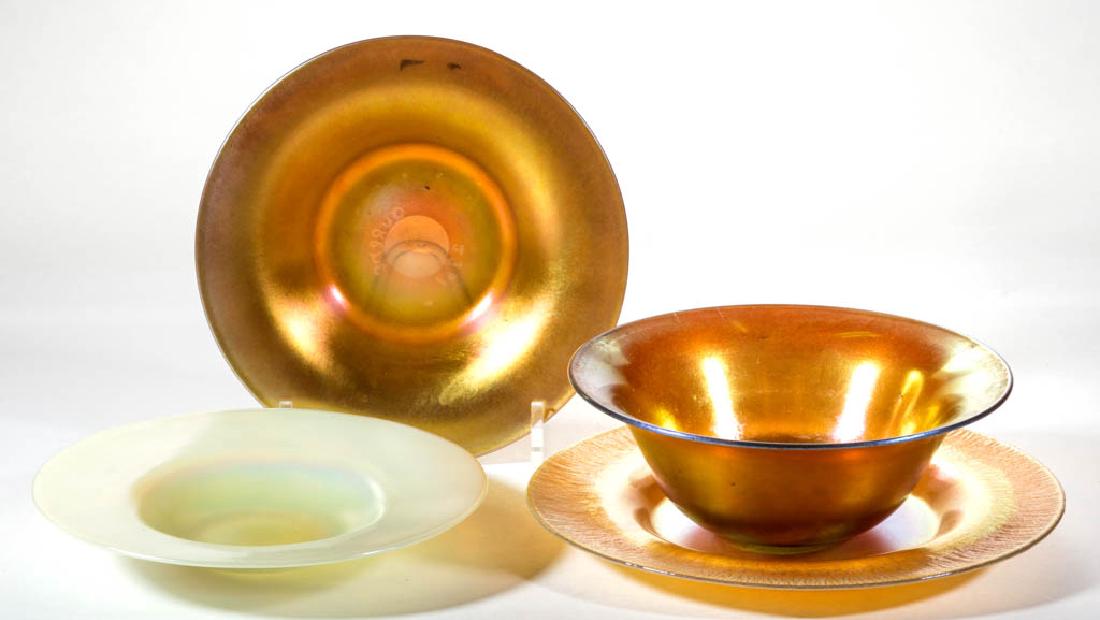 ASSORTED ART GLASS ARTICLES, LOT OF FOUR (1 of 1)