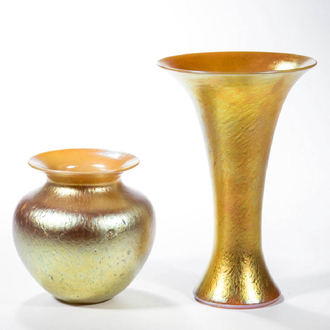 LUNDBERG STUDIOS GOLDEN IRIDESCENT STUDIO ART GLASS (1 of 1)