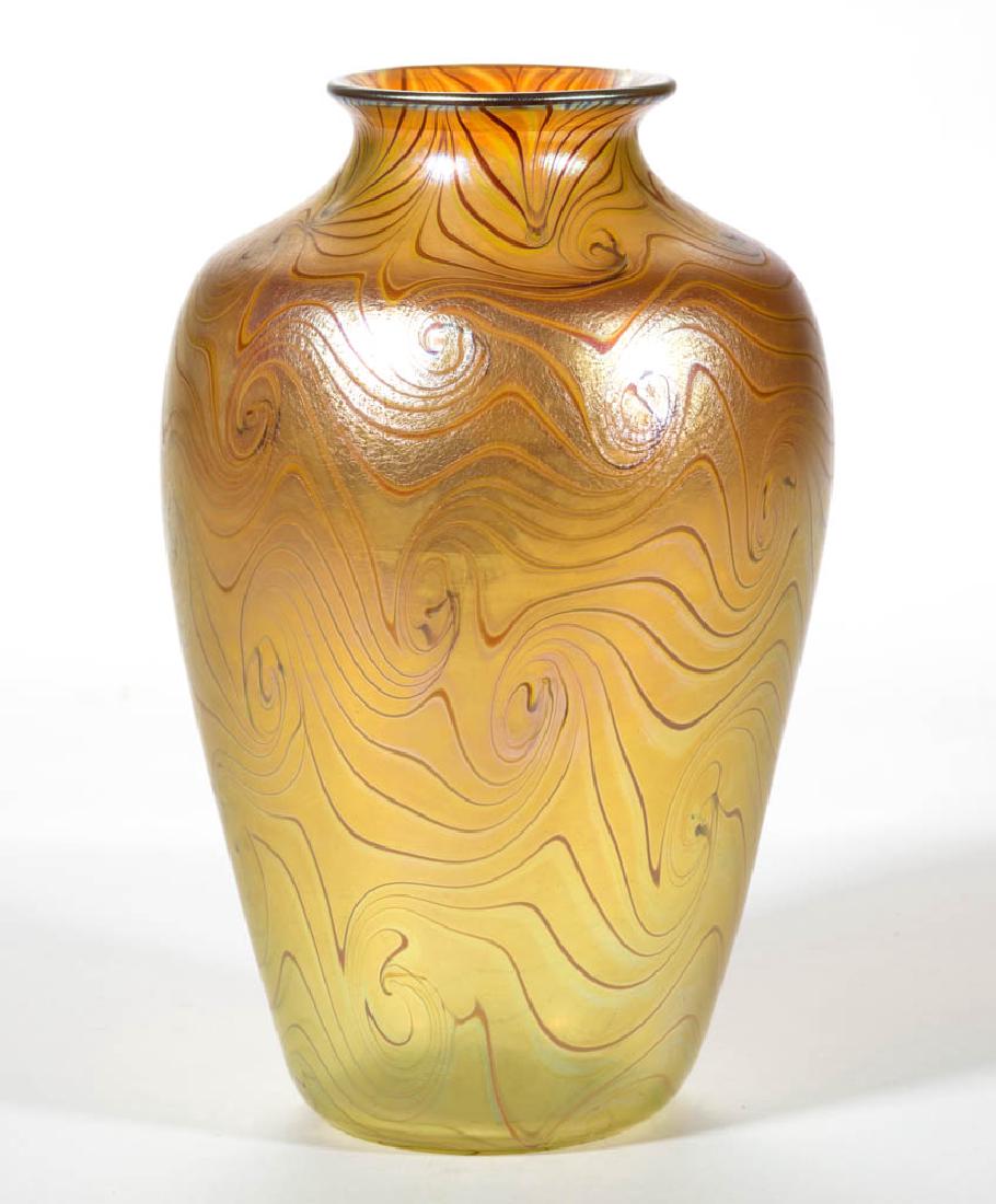 ORIENT & FLUME STUDIO ART GLASS VASE (1 of 1)
