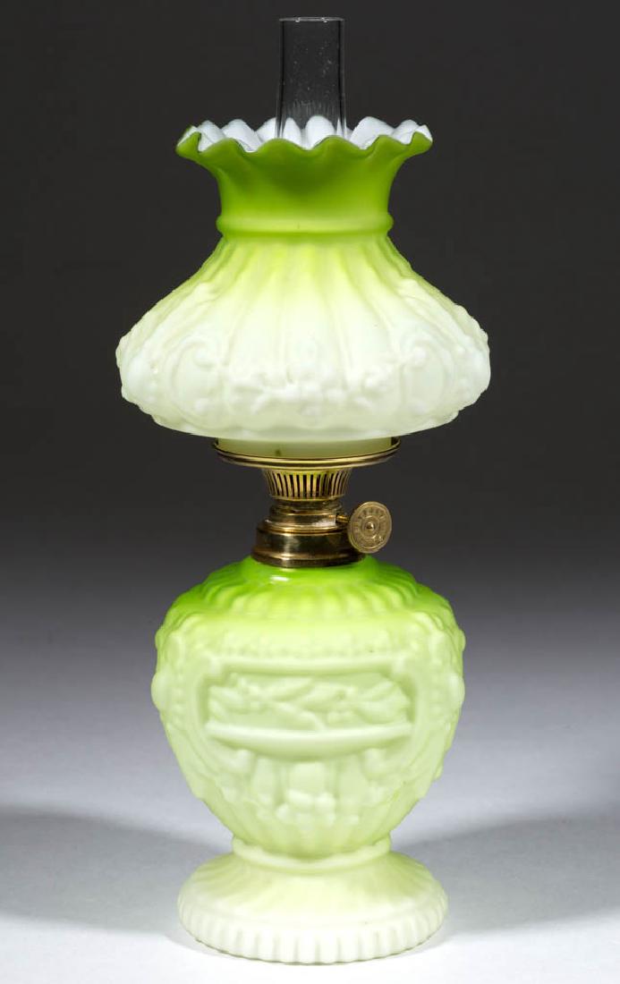EMBOSSED MEDALLION AND RIB MINIATURE LAMP (1 of 1)