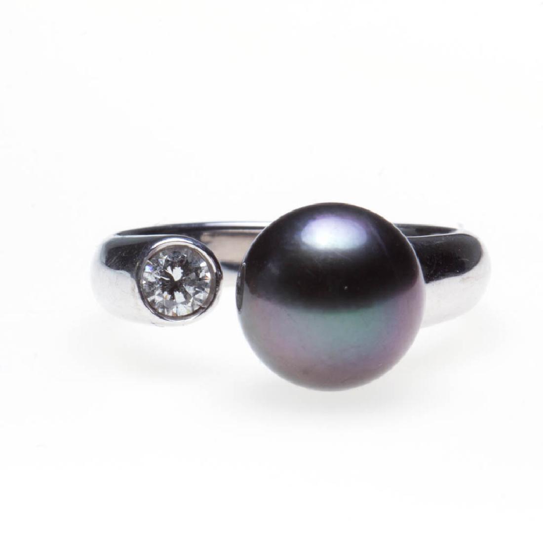 DESIGNER 18K GOLD, DIAMOND, AND PEARL RING (1 of 3)