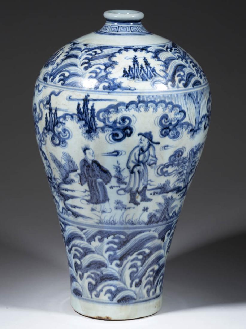 CHINESE EXPORT MING-STYLE PORCELAIN MEIPING VASE (1 of 6)