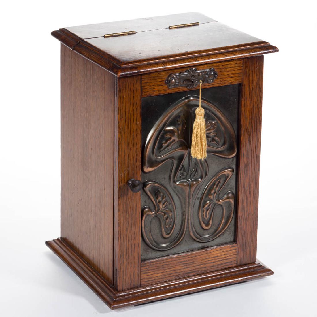 OAK ARTS AND CRAFTS SMOKING STAND (1 of 3)