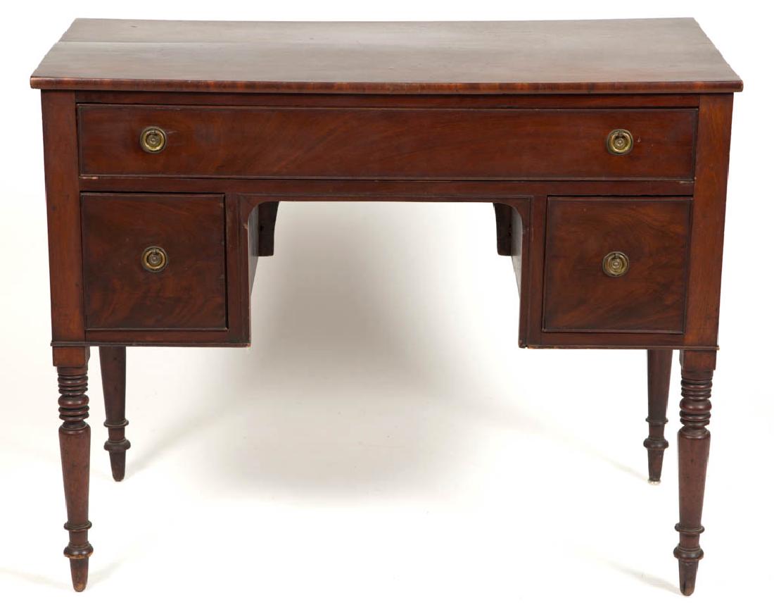 AMERICAN LATE FEDERAL MAHOGANY DRESSING TABLE (1 of 2)