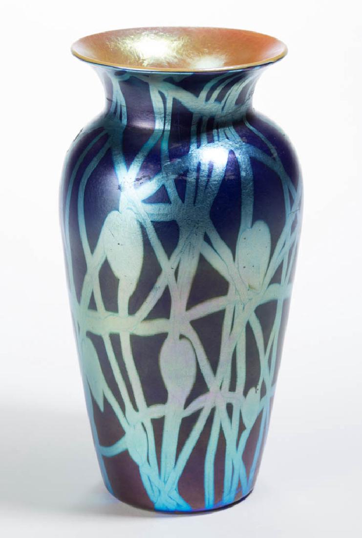 DURAND ATTRIBUTED HEART AND VINE ART GLASS VASE (1 of 3)