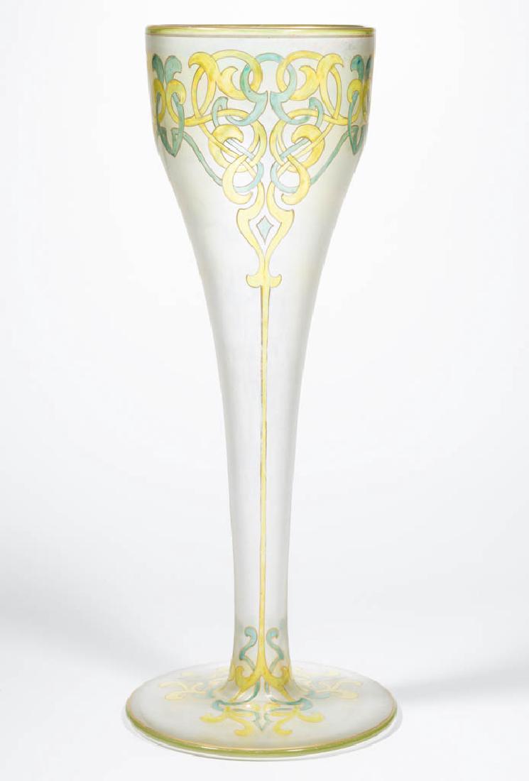 DORFLINGER HONESDALE CAMEO ART GLASS VASE (1 of 2)