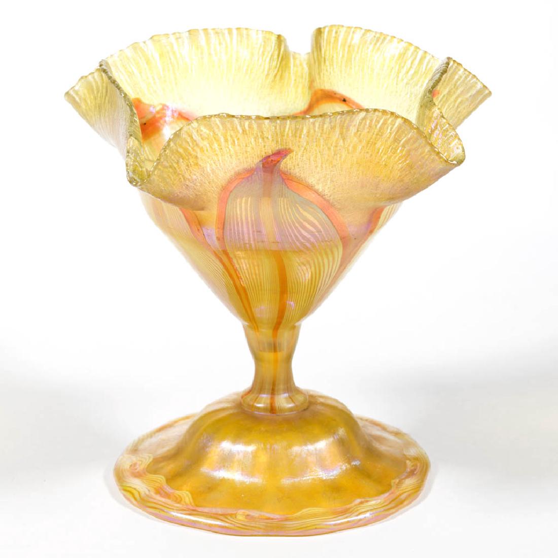 TIFFANY FAVRILE ATTRIBUTED SPECIAL ORDER ART GLASS VASE (1 of 2)