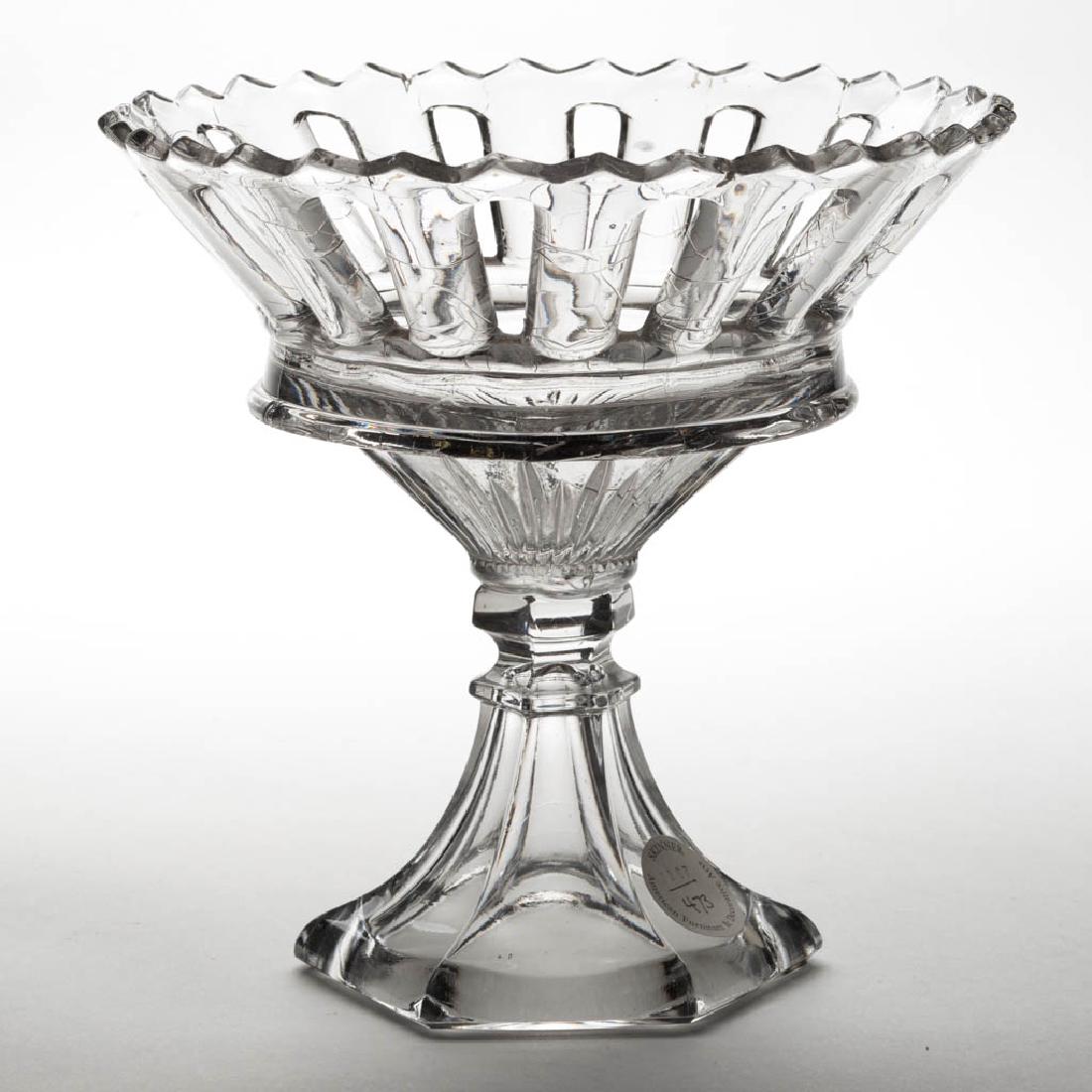 PRESSED SANDWICH OPEN-WORK FRUIT BASKET ON STANDARD (1 of 1)