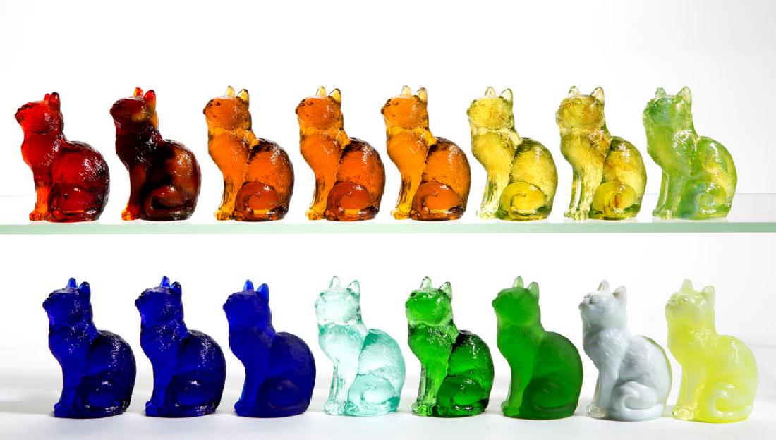 MOSSER SITTING CAT GLASS FIGURES, LOT OF 16 (1 of 1)