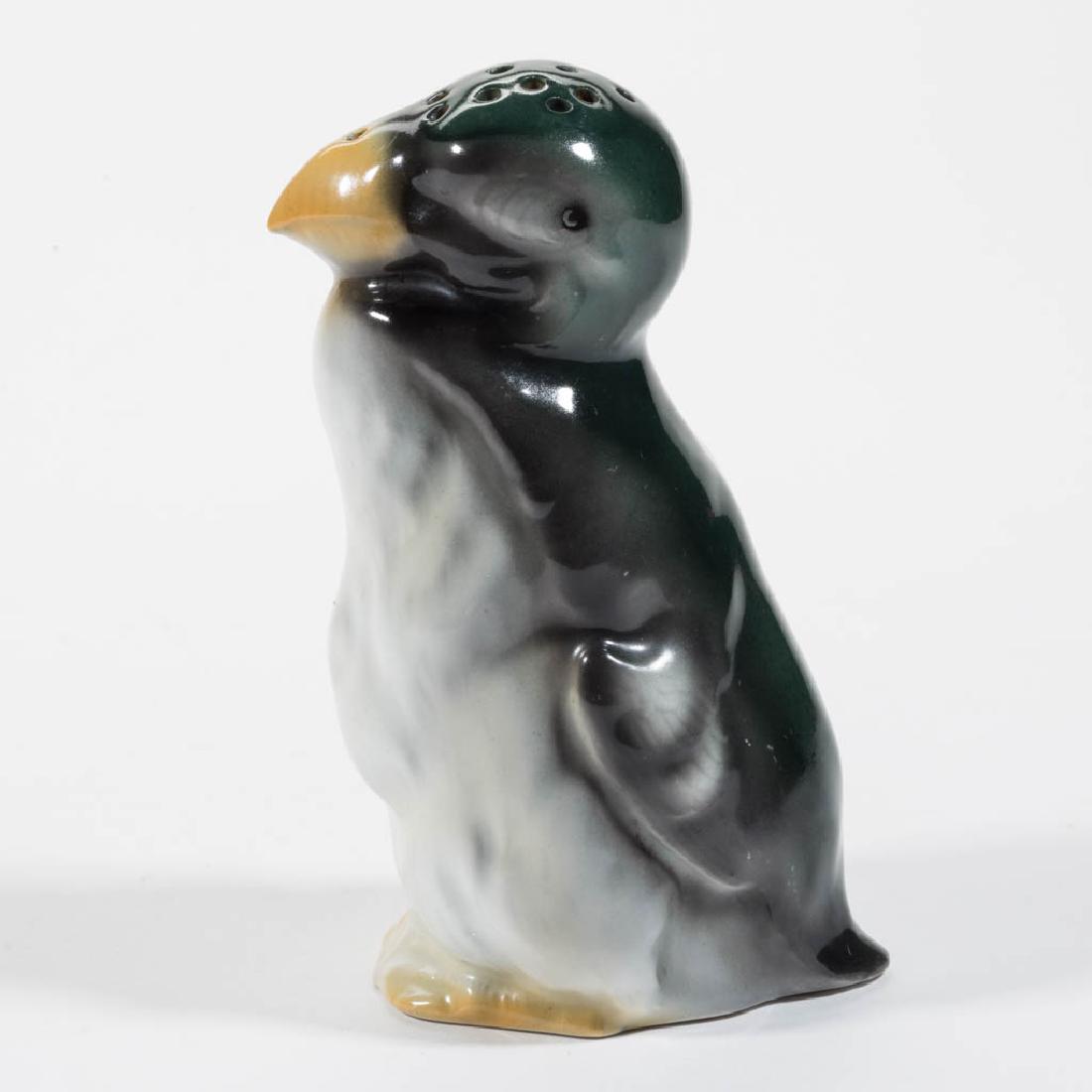 ROYAL BAYREUTH PORCELAIN PENGUIN HATPIN HOLDER (1 of 1)