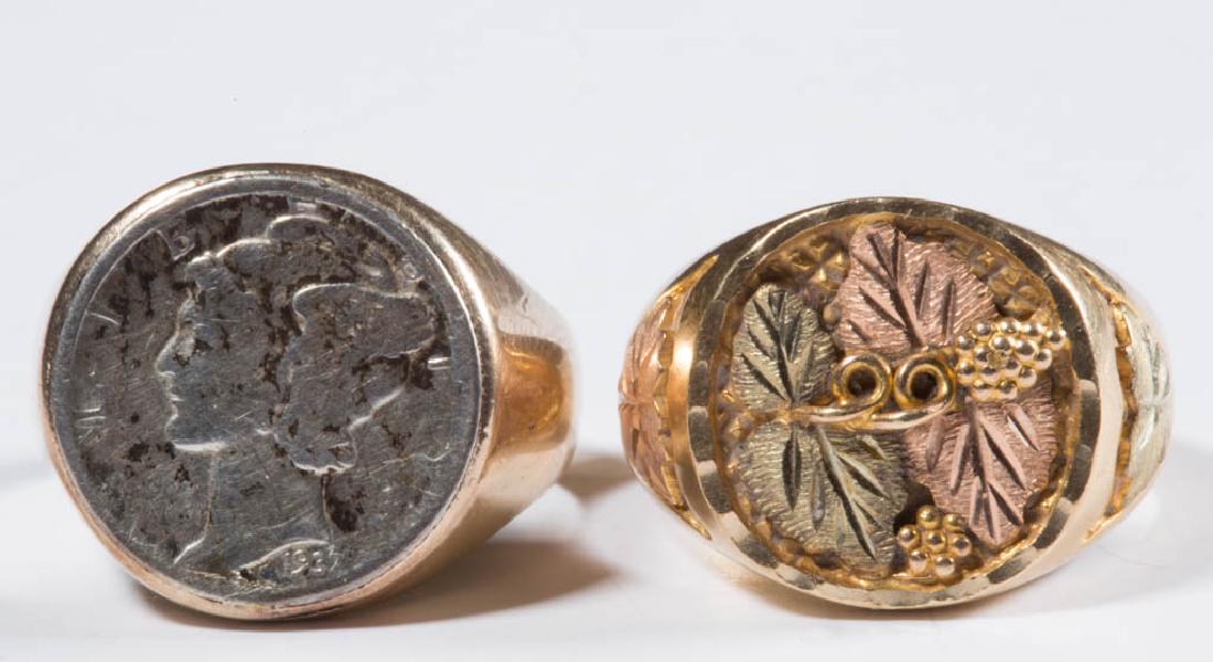 ASSORTED VINTAGE 10K GOLD MEN'S RINGS, LOT OF TWO (1 of 2)