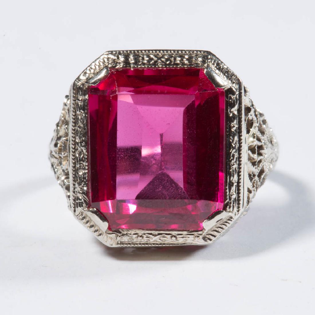 VINTAGE 10K GOLD LADY'S RING (1 of 3)