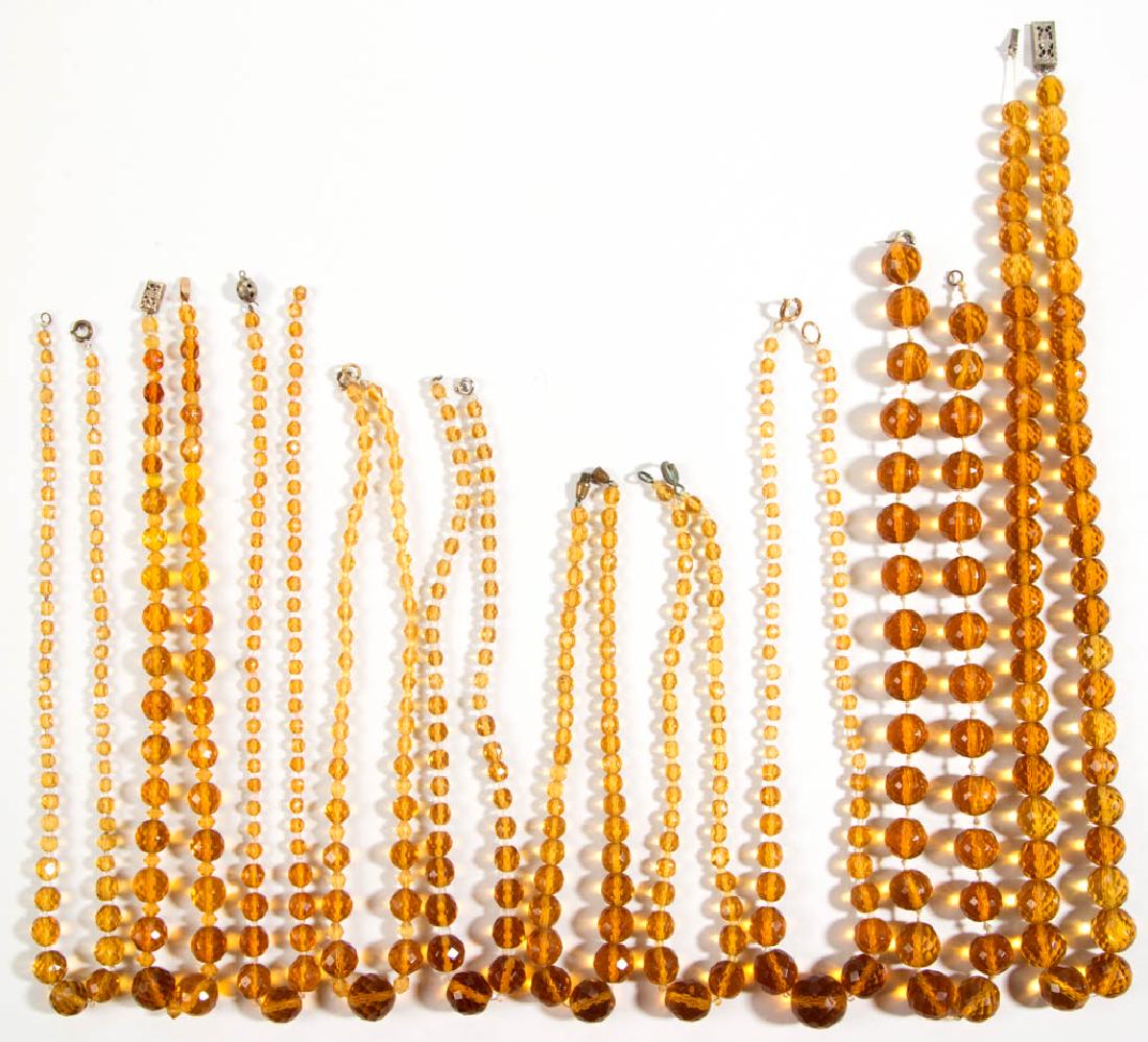 ASSORTED ANTIQUE / VINTAGE FACETED / MOLDED GLASS BEAD (1 of 3)