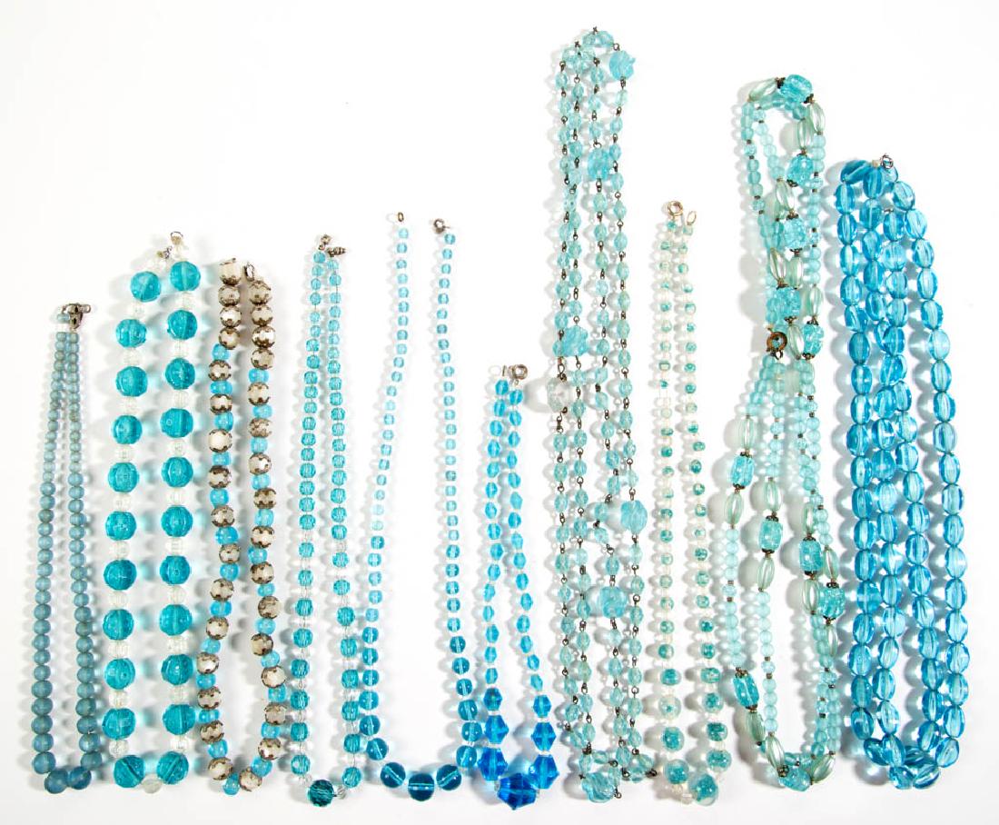 ASSORTED ANTIQUE / VINTAGE FACETED / MOLDED GLASS BEAD (1 of 3)