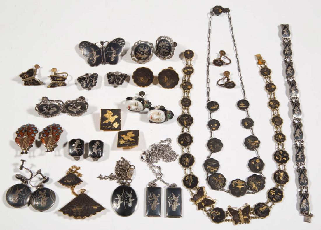 ASSORTED ANTIQUE / VINTAGE COSTUME JEWELRY, LOT OF 29 (1 of 1)