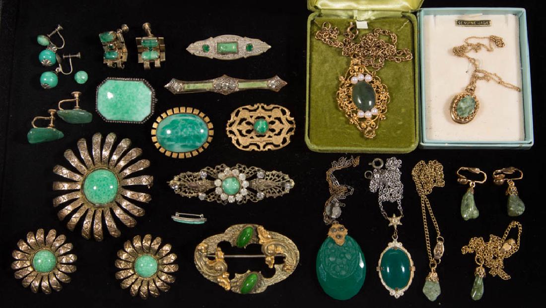 ASSORTED ANTIQUE / VINTAGE COSTUME JEWELRY, LOT OF 25 (1 of 3)
