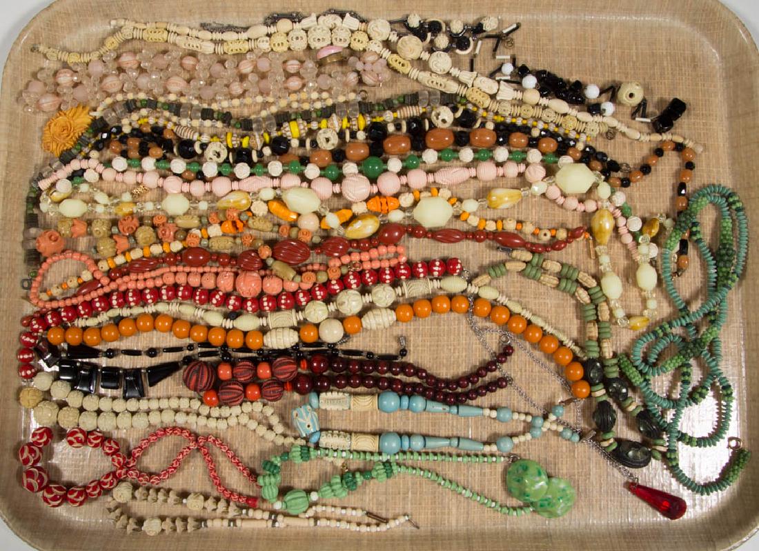 ASSORTED ANTIQUE / VINTAGE COSTUME JEWELRY (1 of 2)