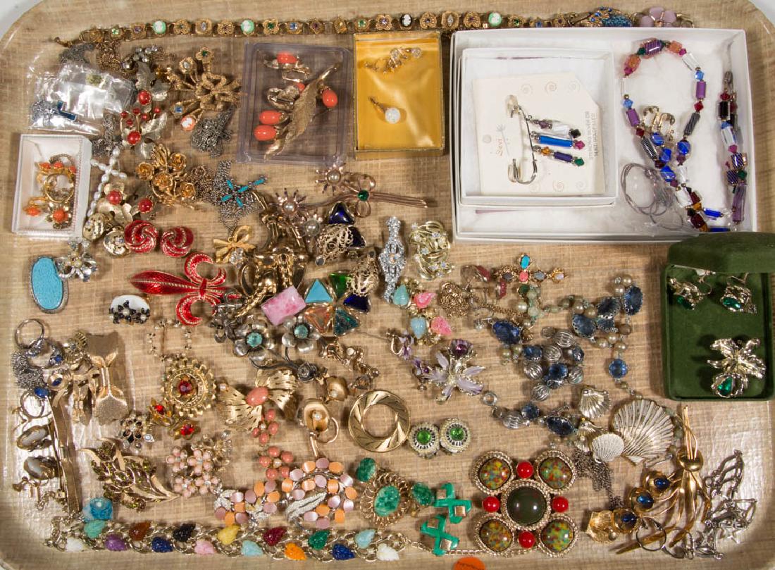 ASSORTED ANTIQUE / VINTAGE COSTUME JEWELRY (1 of 3)