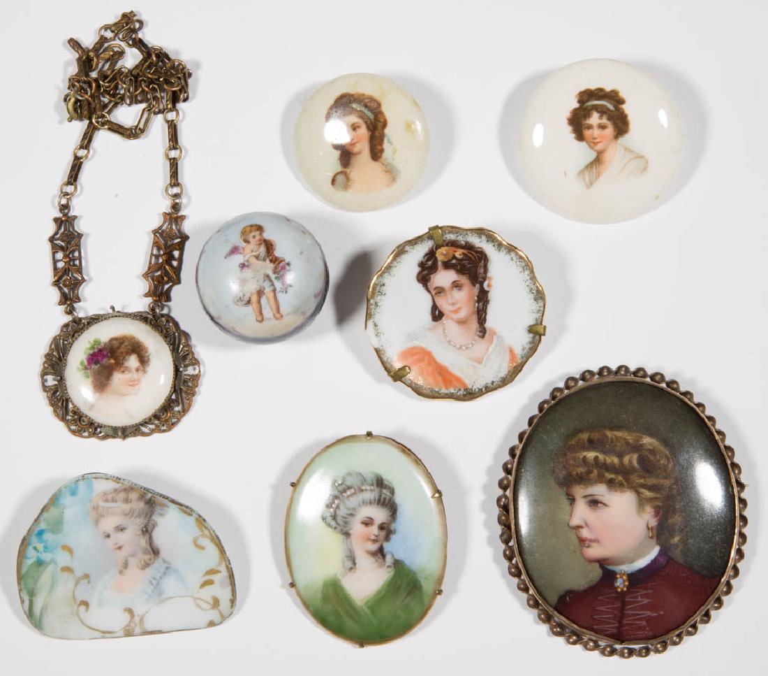 ASSORTED ANTIQUE / VINTAGE COSTUME JEWELRY, LOT OF (1 of 1)