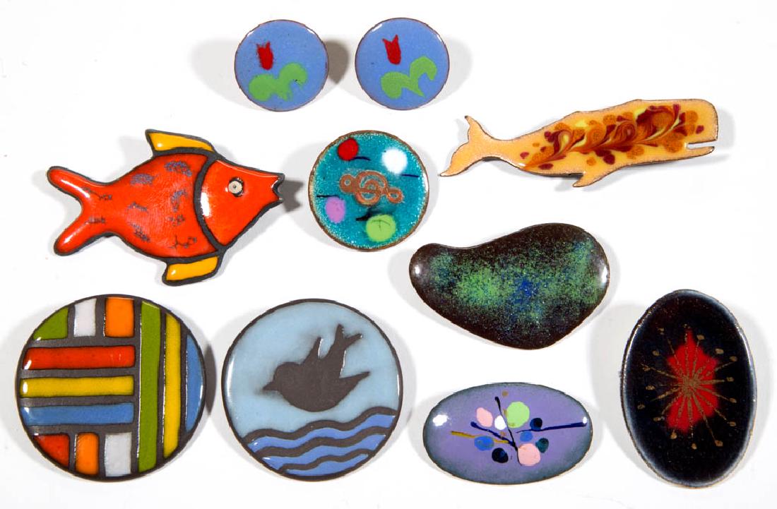 ASSORTED VINTAGE COSTUME JEWELRY, LOT OF TEN (1 of 1)