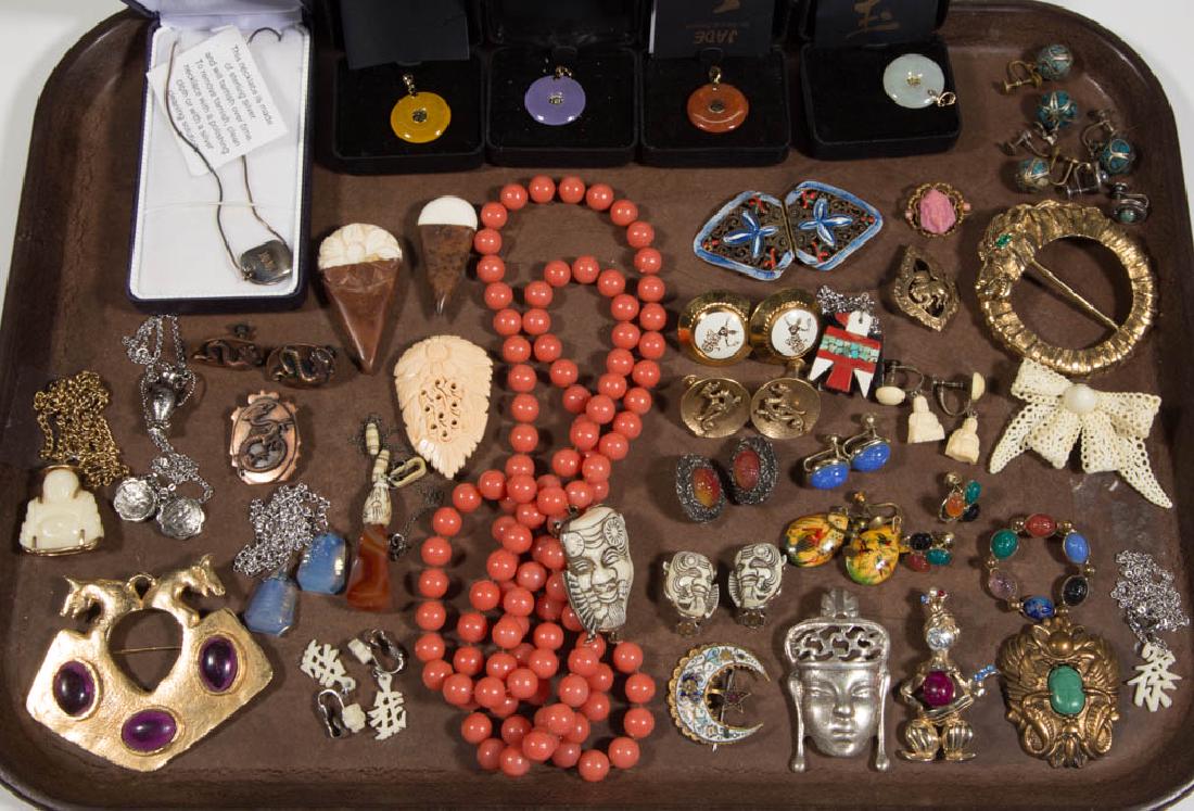ASSORTED ANTIQUE / VINTAGE COSTUME JEWELRY (1 of 3)