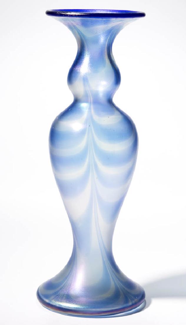 IMPERIAL FREE HAND LOOP ART GLASS VASE (1 of 2)