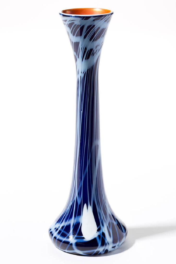 IMPERIAL FREE HAND HEART AND VINE ART GLASS VASE (1 of 3)