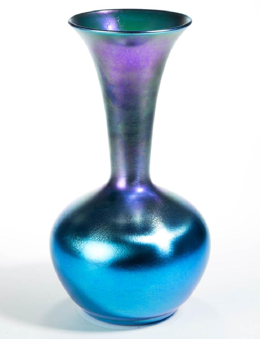 DURAND BLUE IRIDESCENT ART GLASS VASE (1 of 2)