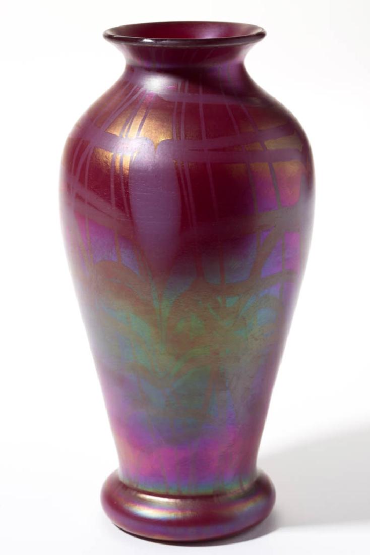 FENTON KARNAK HEART AND VINE ART GLASS VASE (1 of 3)