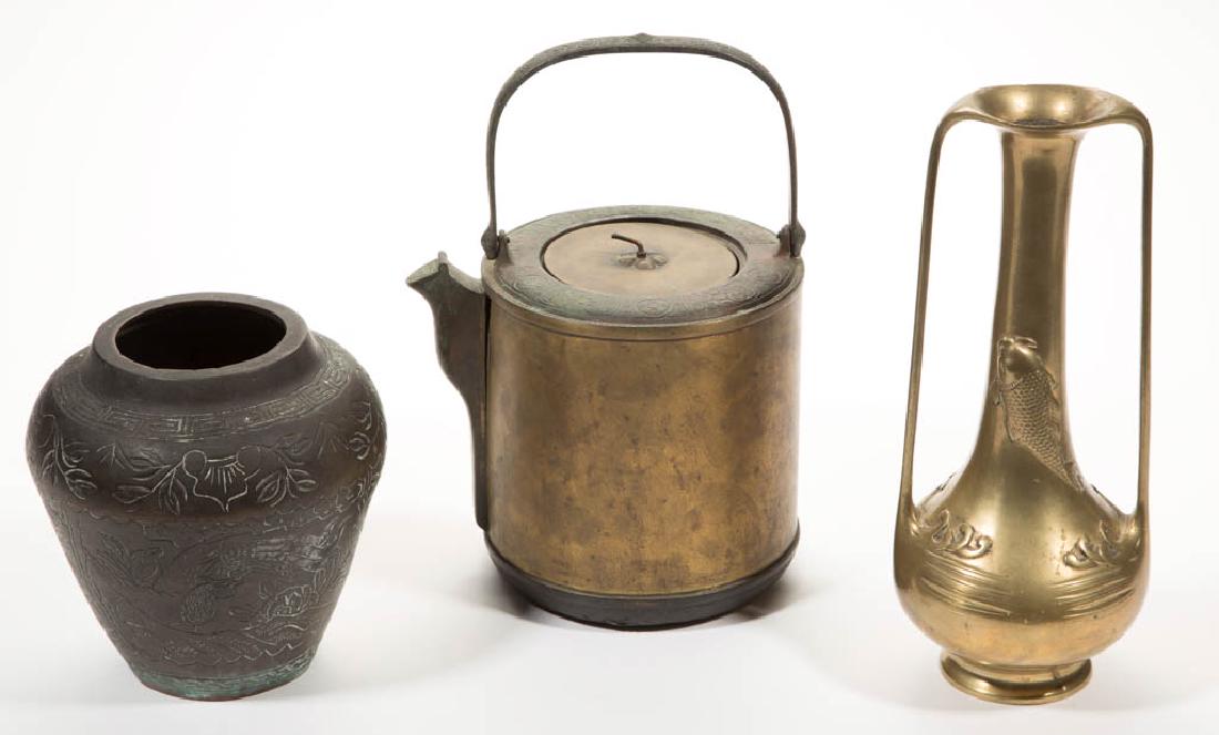 CHINESE AND JAPANESE BRONZE / BRASS ARTICLES, LOT OF (1 of 16)