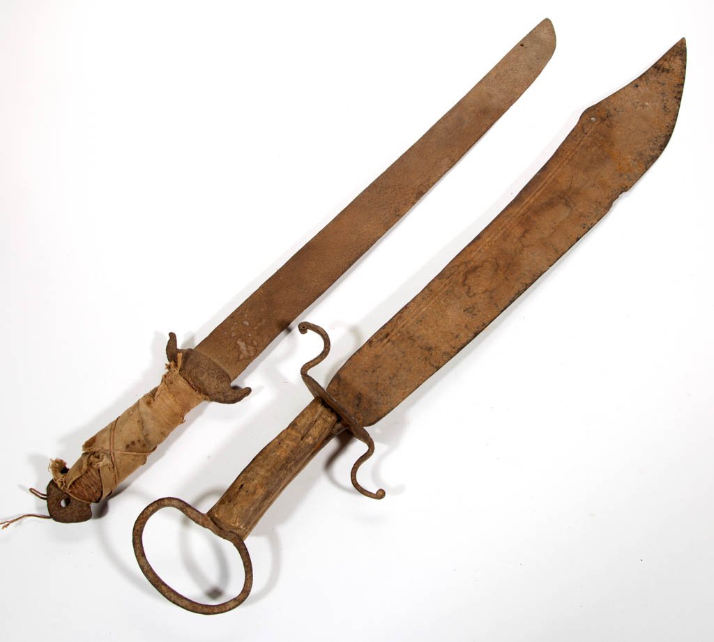 ANTIQUE CHINESE DAO SWORDS, LOT OF TWO (1 of 2)