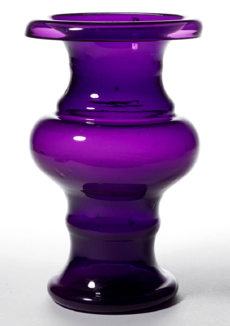 FREE-BLOWN VASE (1 of 1)