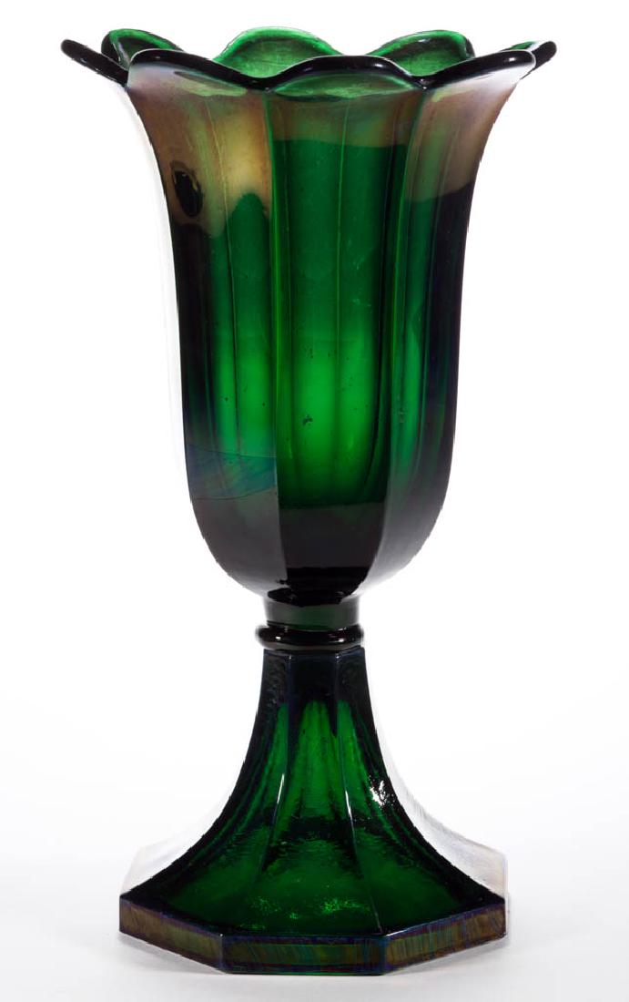 PRESSED SANDWICH TULIP VASE (1 of 1)