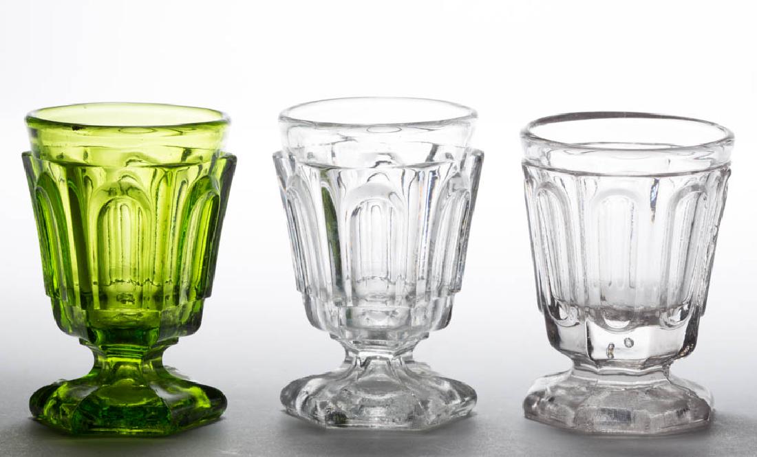 PRESSED ELONGATED LOOPS TOY SPOON HOLDERS / FOOTED (1 of 1)