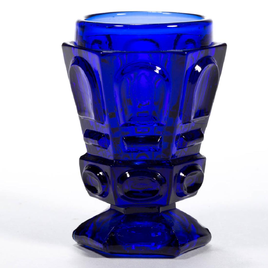 PRESSED PANELLED ARCHES AND OVALS TOY SPOON HOLDER / (1 of 1)