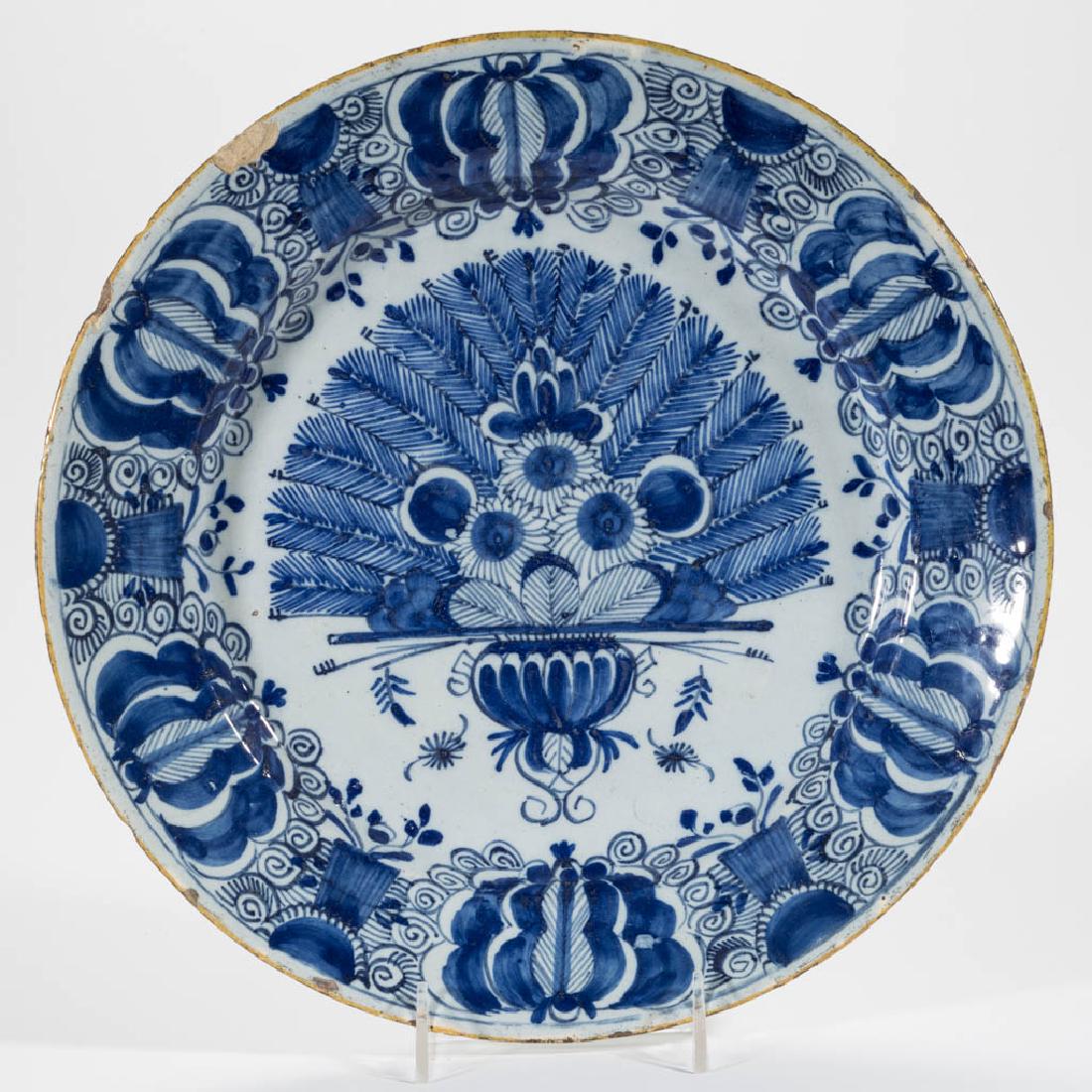 DUTCH DELFT TIN-GLAZED CERAMIC DISH / CHARGER (1 of 2)