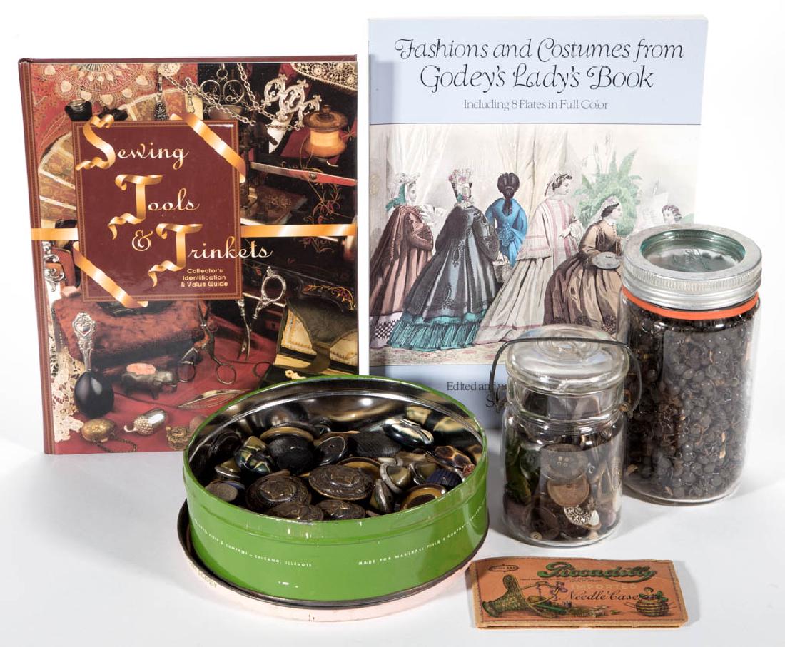 ASSORTED ANTIQUE / VINTAGE BUTTONS (1 of 1)