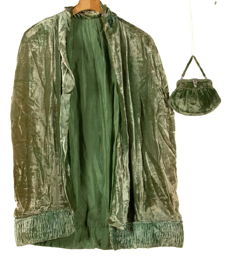 VINTAGE VELVETEEN LADY'S CLOTHING ARTICLES, LOT OF FOUR (1 of 6)