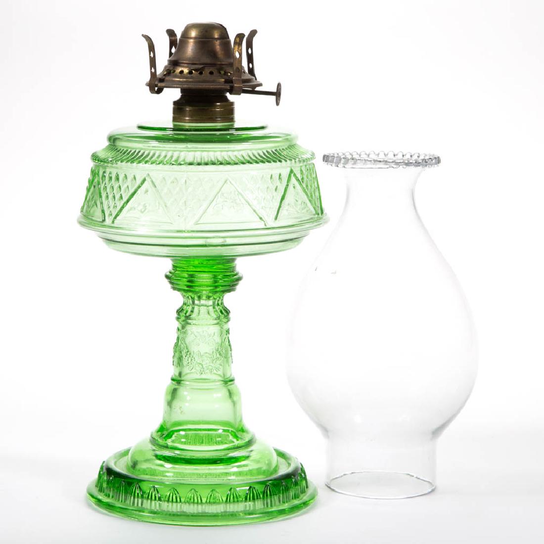 STEWARTS KEROSENE STAND LAMP (1 of 1)