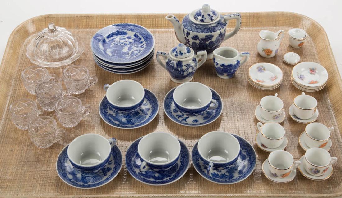 ASSORTED CERAMIC AND GLASS CHILDREN'S TOY TABLE (1 of 1)