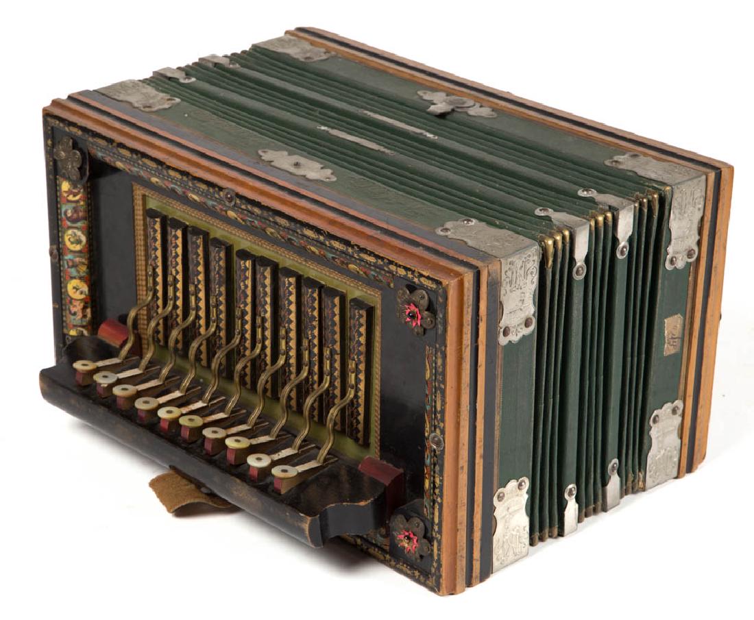 GERMAN KAHNT & UHLMANN CANTULIA FLUTINA / ACCORDION (1 of 4)